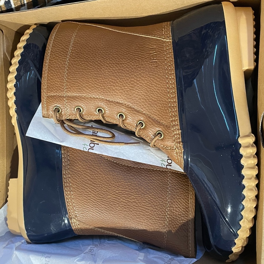 Brand new women’s JBU maplewood waterproof duck shoes/boots